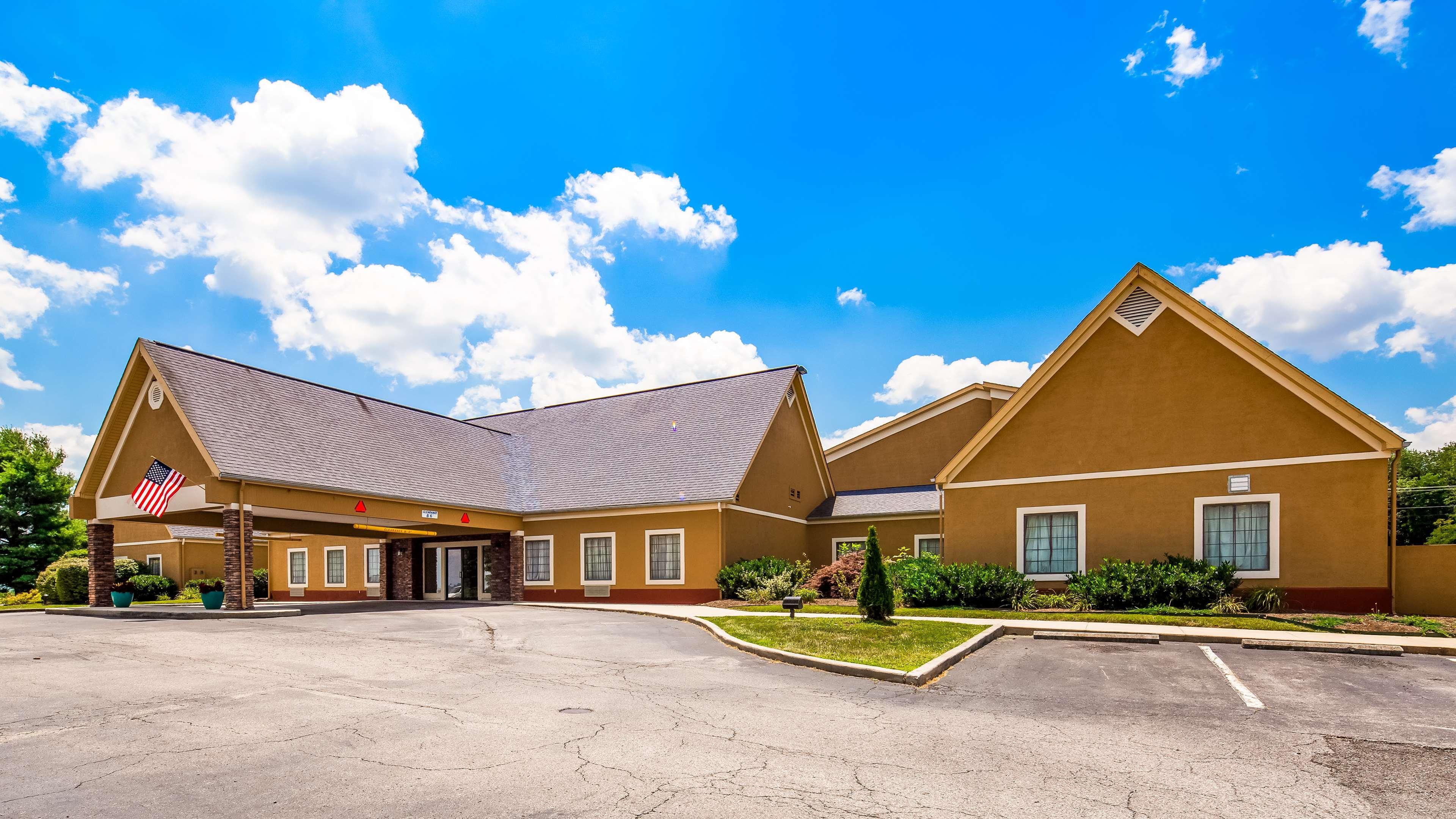 Deluxe Inn Wytheville Exterior photo
