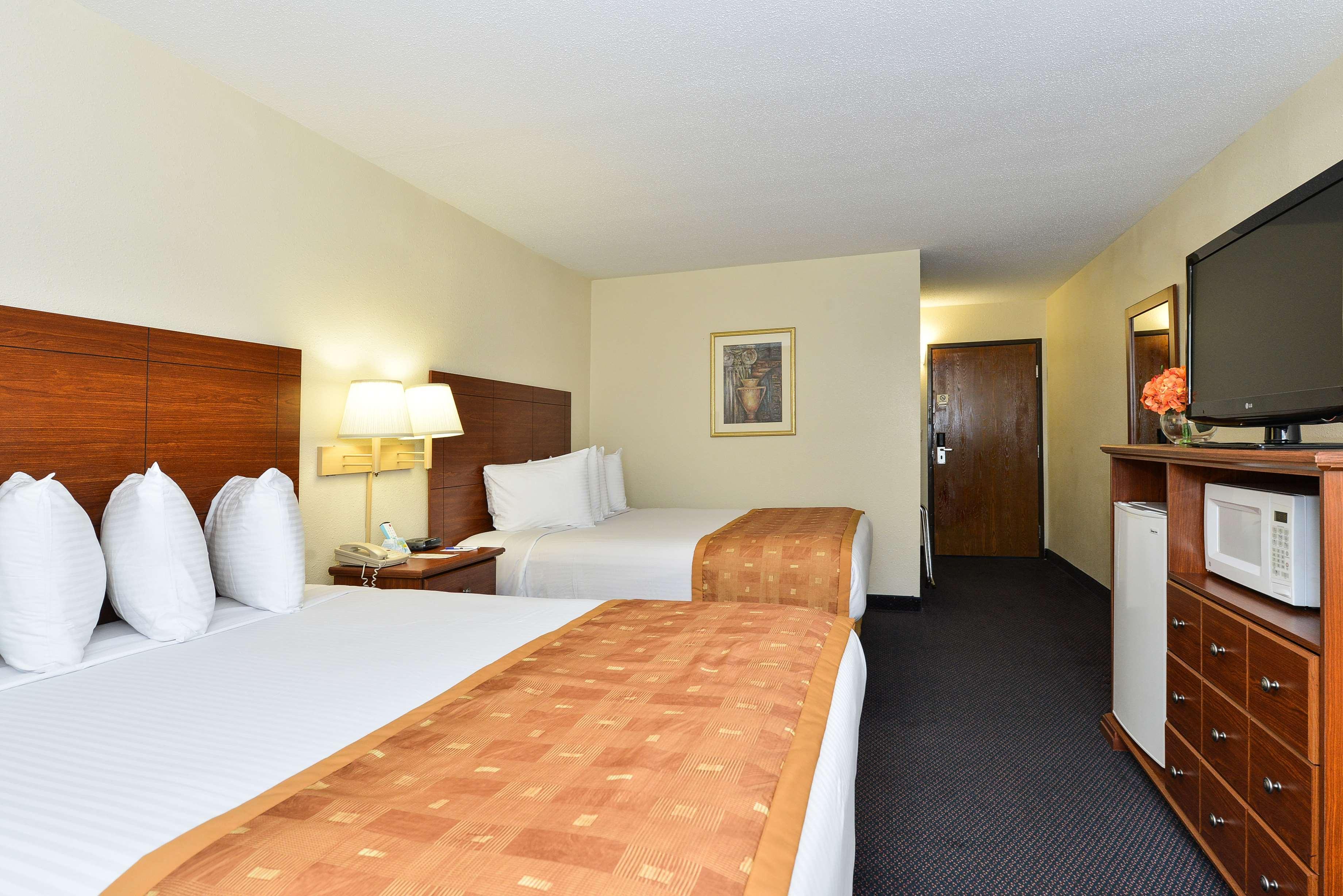 Deluxe Inn Wytheville Exterior photo